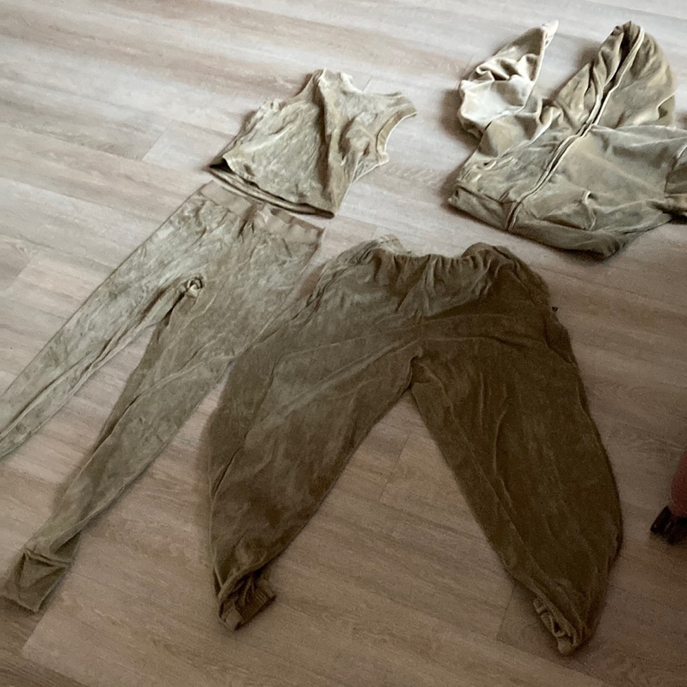 Gold Skims velour
